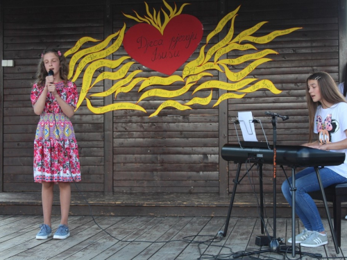 FOTO: U Prozoru održan dječji festival 'Djeca pjevaju Isusu'