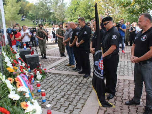 FOTO/VIDEO: Na Uzdolu obilježena 23. obljetnica stravičnog pokolja nad Hrvatima