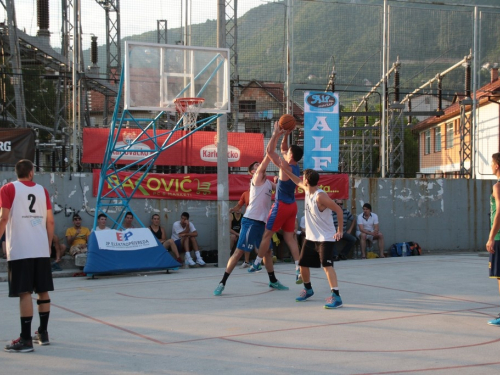 FOTO: Druga večer Streetball turnira u Prozoru