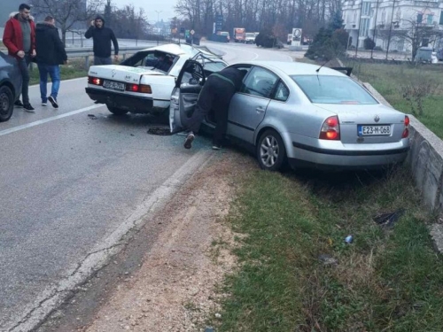 Prometna u Knešpolju: Smrtno stradala jedna osoba, ostali prevezeni u SKB Mostar
