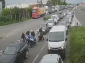 Gužve na graničnim prijelazima i radovi usporavaju promet