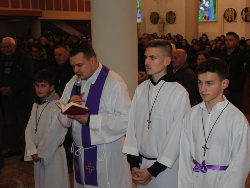 U župi Prozor započele Korizmene pobožnosti