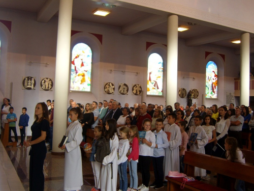 FOTO: Sv. Misa za početak nove katehetske i školske godine u župi Prozor