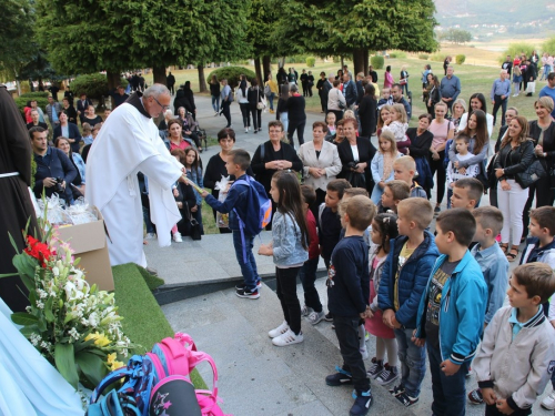 FOTO: Drugi dan trodnevnice na Šćitu - blagoslov prvašića i školskih torbi