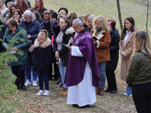 FOTO: Put križa kroz fratarski gaj na Šćitu