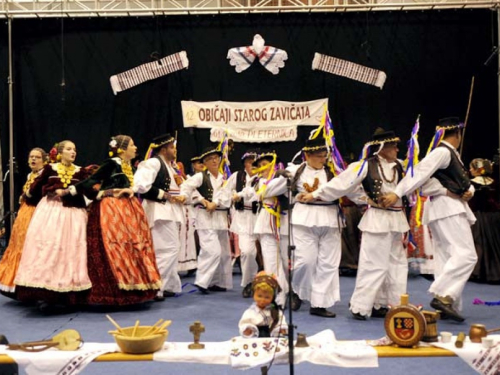 FOTO: Ramci na ''Običajima starog zavičaja'' okupili folkloraše iz tri države