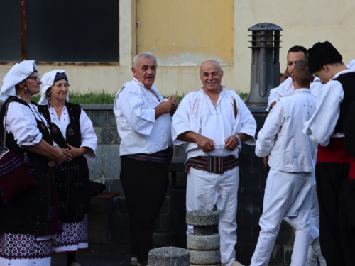 FOTO/VIDEO: 2. večer folklora u Prozoru - ''Običaje svoje zaboravit neću''