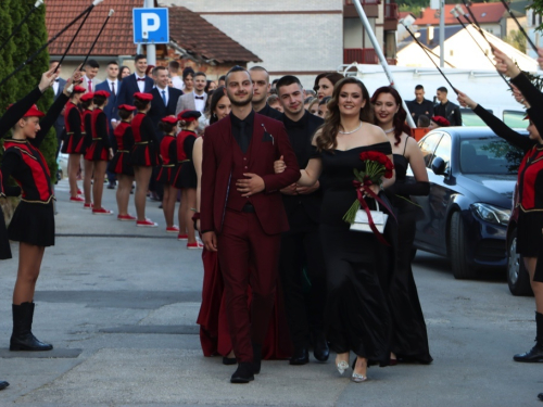 FOTO/VIDEO: Matura 2024. - Defile mladosti na ulicama Prozora