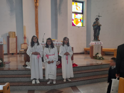 FOTO: Krizma i prva pričest u župi Uzdol