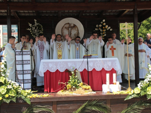 FOTO: Mlada misa vlč. Ljube Zelenike u Prozoru