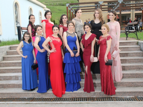 FOTO/VIDEO: Matura 2017. - Defile mladosti na ulicama Prozora