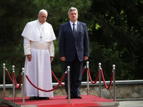 Papa Makedoncima: Vaša zemlja je most