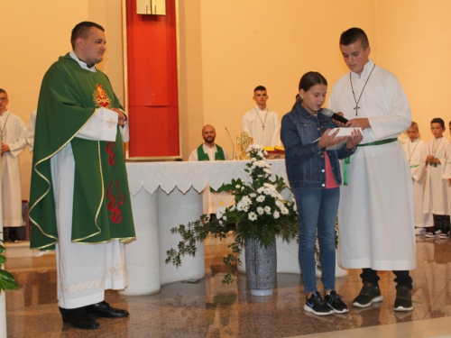 FOTO: Sv. Misa za početak nove školske i vjeronaučne godine u župi Prozor