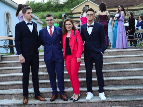 FOTO/VIDEO: Matura 2023. - Defile mladosti na ulicama Prozora