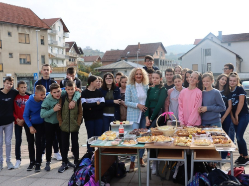 FOTO: Dani kruha u OŠ Marka Marulića Prozor