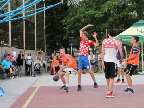 FOTO: Ekipa ''ALF Market'' osvojila Streetball za juniore