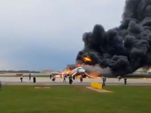 13 mrtvih u prisilnom slijetanju zrakoplova na moskovski aerodrom