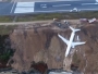 Putnički avion u Turskoj otklizao s piste pa završio na rubu provalije