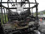 Vozač zapalio autobus bijesan zbog smanjenja plaće, poginulo 11 djece