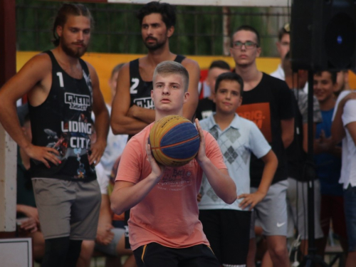 FOTO: Ekipa ''Makarska 3x3'' pobjednik 19. Streetball Rama 2021.