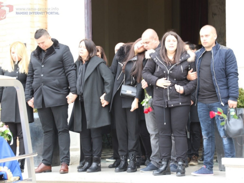 FOTO: Na Mirogoju sahranjen pukovnik Ante Pavlović