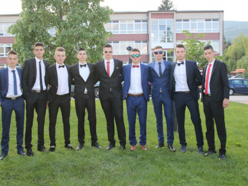 FOTO: Matura 2018. - Defile mladosti na ulicama Prozora