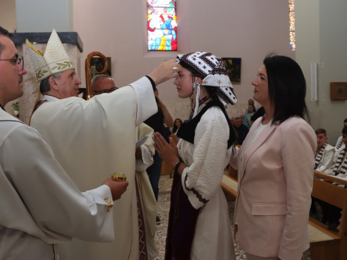 FOTO: Krizma u župi Rama-Šćit