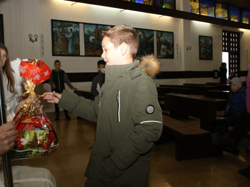 ​FOTO: Sv. Nikola s radošću dočekan u župi Rumboci