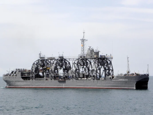 Rusi za spašavanje dijelova Moskve koriste brod star 110 godina