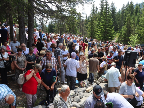 FOTO/VIDEO: Tisuće vjernika na Kedžari proslavilo 'Divin dan'