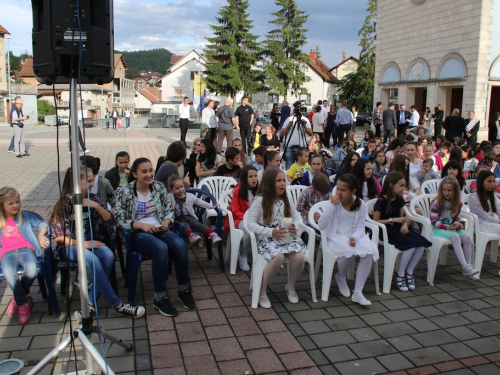 FOTO/VIDEO: U Prozoru održan X. festival duhovne glazbe 'Djeca pjevaju Isusu'