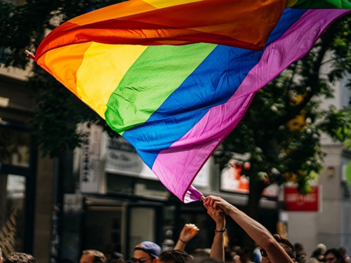 Rusija odobrila zakon koji zabranjuje ‘LGBT propagandu’
