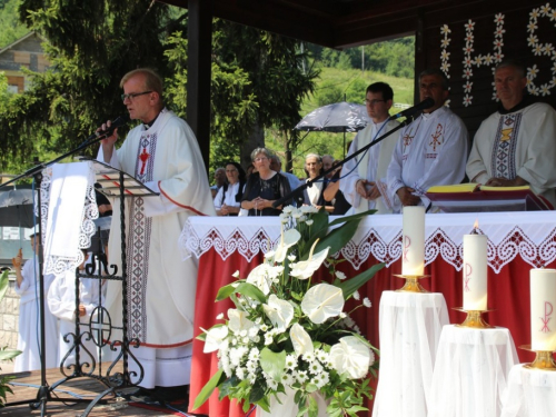 FOTO: Vanjska proslava patrona župe Prozor