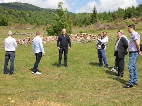 FOTO: Udruga ''Naša zemlja'' Jurići započela probnu poljoprivrednu proizvodnju