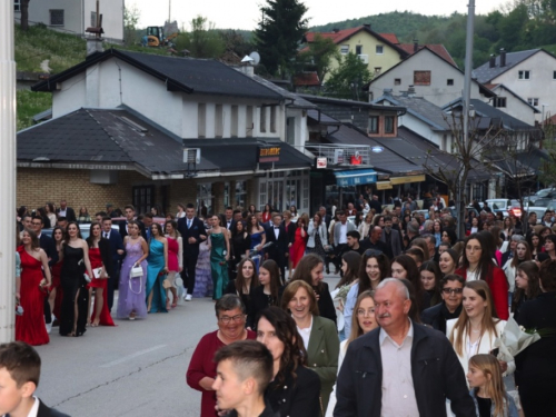 FOTO/VIDEO: Matura 2023. - Defile mladosti na ulicama Prozora