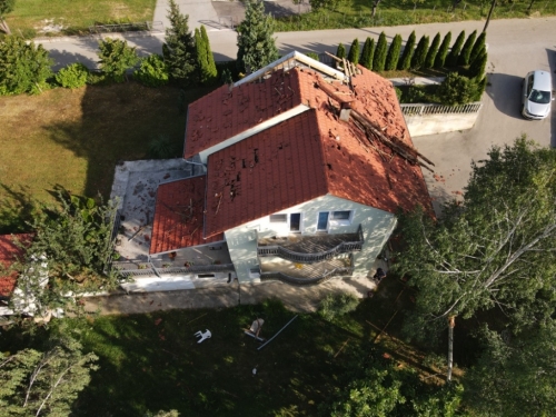 Nevrijeme u Prozoru-Rami: Oštećene kuće i automobili