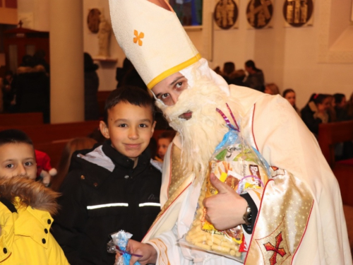 FOTO: Sv. Nikola posjetio župu Prozor