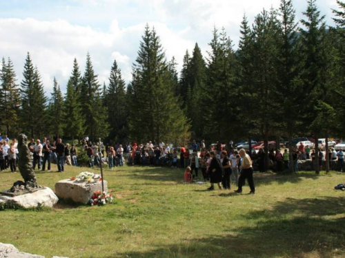 FOTO: Misa za poginule duvandžije na Vran planini