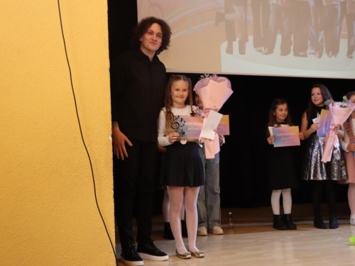 FOTO: Petra Krešo pobjednica dječjeg festivala ''Mala Rama 2025.''