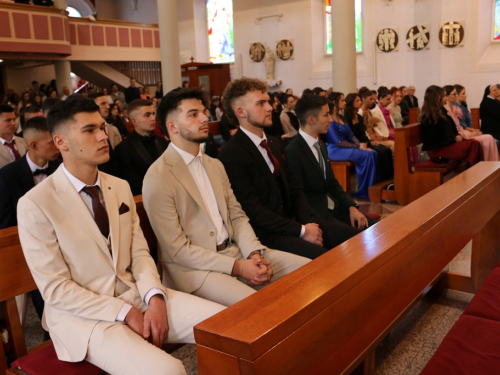 FOTO: Matura 2025. - Defile mladosti na ulicama Prozora