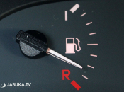 Evo zašto je vožnja na rezervi posebno opasna zimi