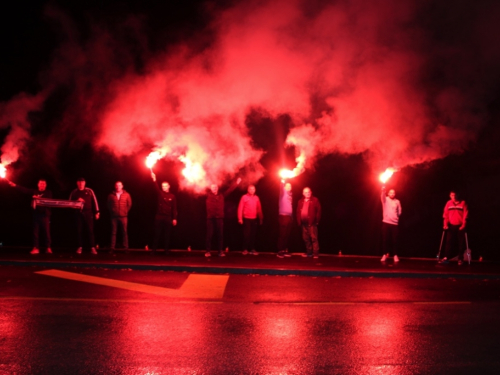 VIDEO/FOTO: Torcida Ripci - baklje za Vukovar