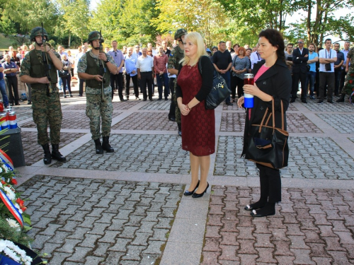 FOTO/VIDEO: Na Uzdolu obilježena 22. obljetnica stravičnog pokolja nad Hrvatima