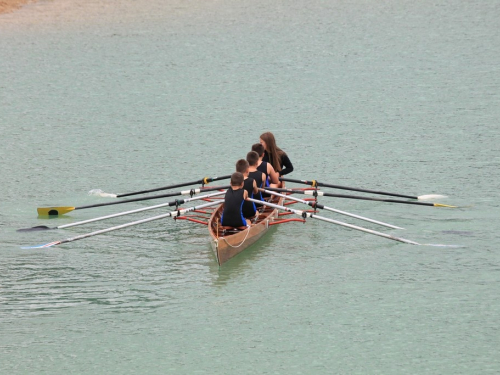 FOTO: Na Ramskom jezeru održana 10. veslačka regata
