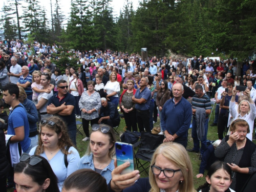 FOTO/VIDEO: Tisuće vjernika na Kedžari proslavilo 'Divin dan'