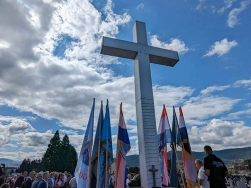 Bugojno: Odavanje počasti za ubijene Hrvate