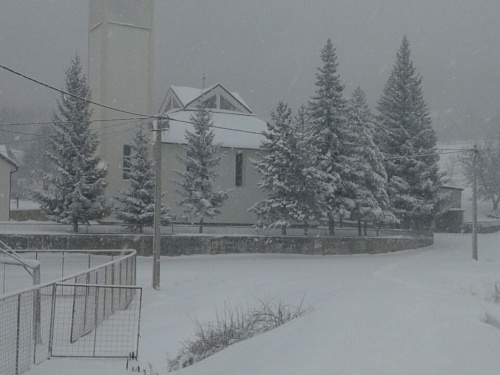 FOTO/VIDEO: Prvi ovogodišnji snijeg zabijelio Ramu