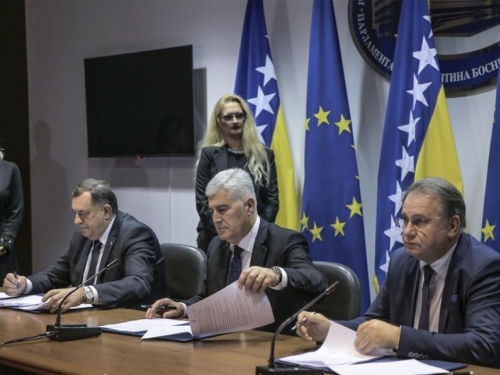 Evo što su potpisali Dodik, Nikšić i Čović