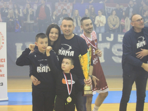 FOTO: Pogledajte atmosferu na tribinama na košarkaškom finalu između Rame i Čapljine