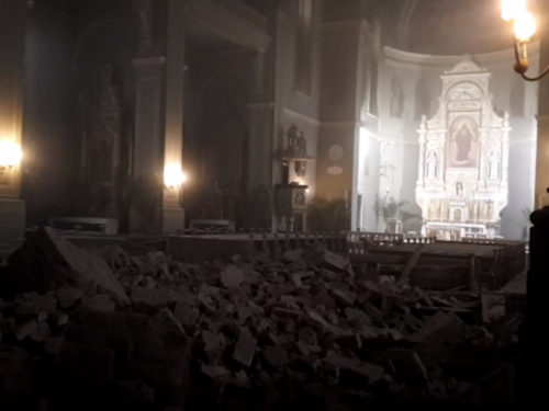 Strašno razaranje i urušavanje u crkvi Srca Isusova u Palmotićevoj u Zagrebu